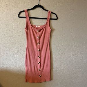 SMALL FITTED PINK BUTTON DRESS